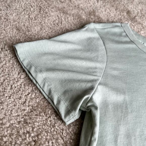 NWT Disney Princess Tiana Aqua Gray Short Sleeve T-Shirt Size: Small - Picture 8 of 12